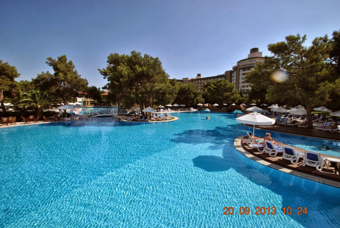 imagini hotel TITANIC LARA